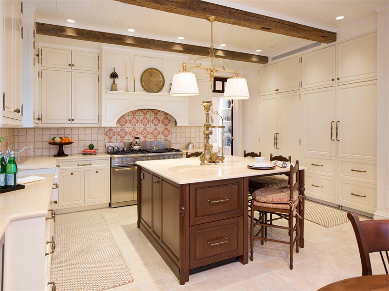 traditional kitchen cabinet